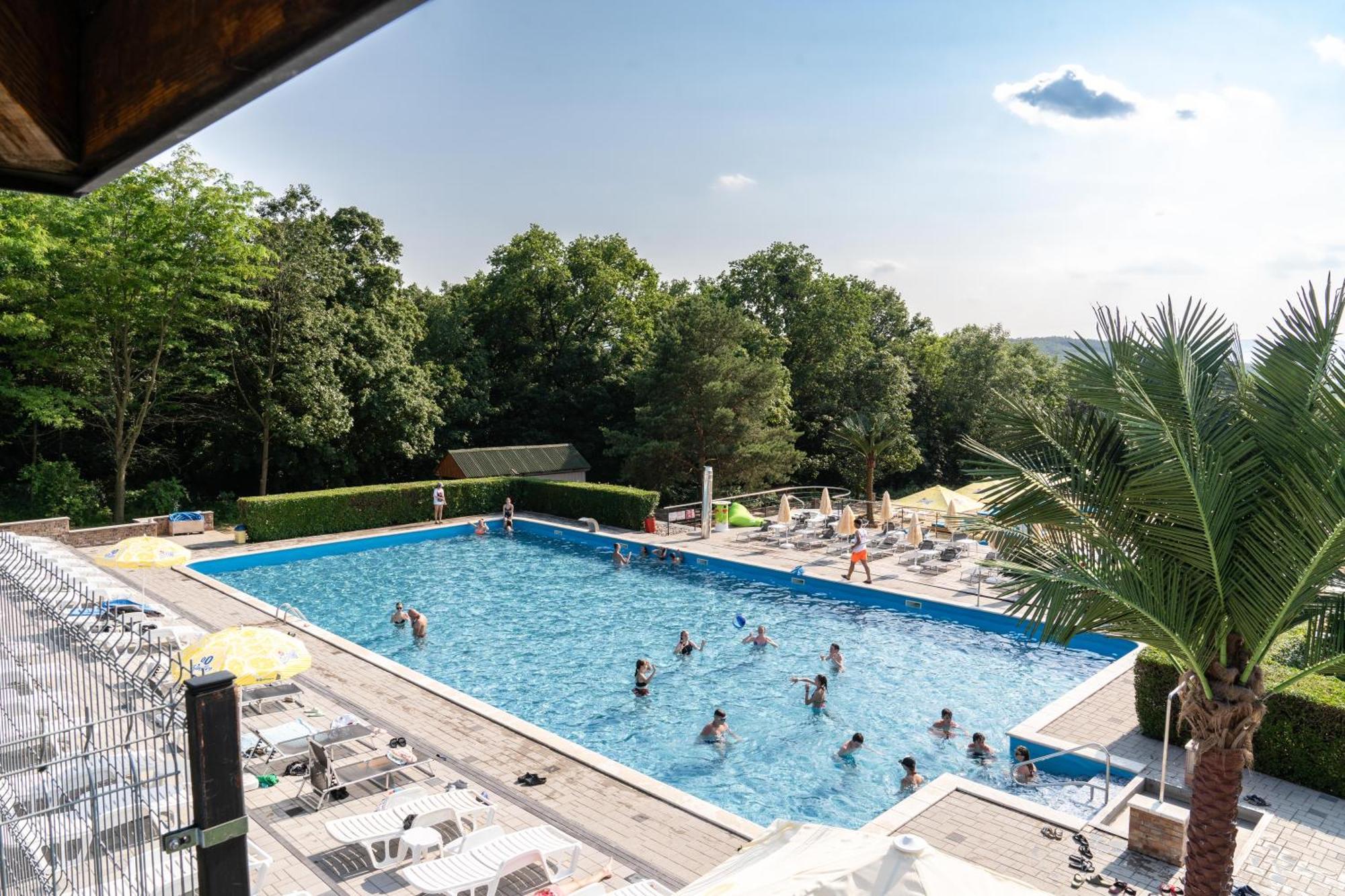Chaty - Resort Aqua Maria Velaty Exterior photo